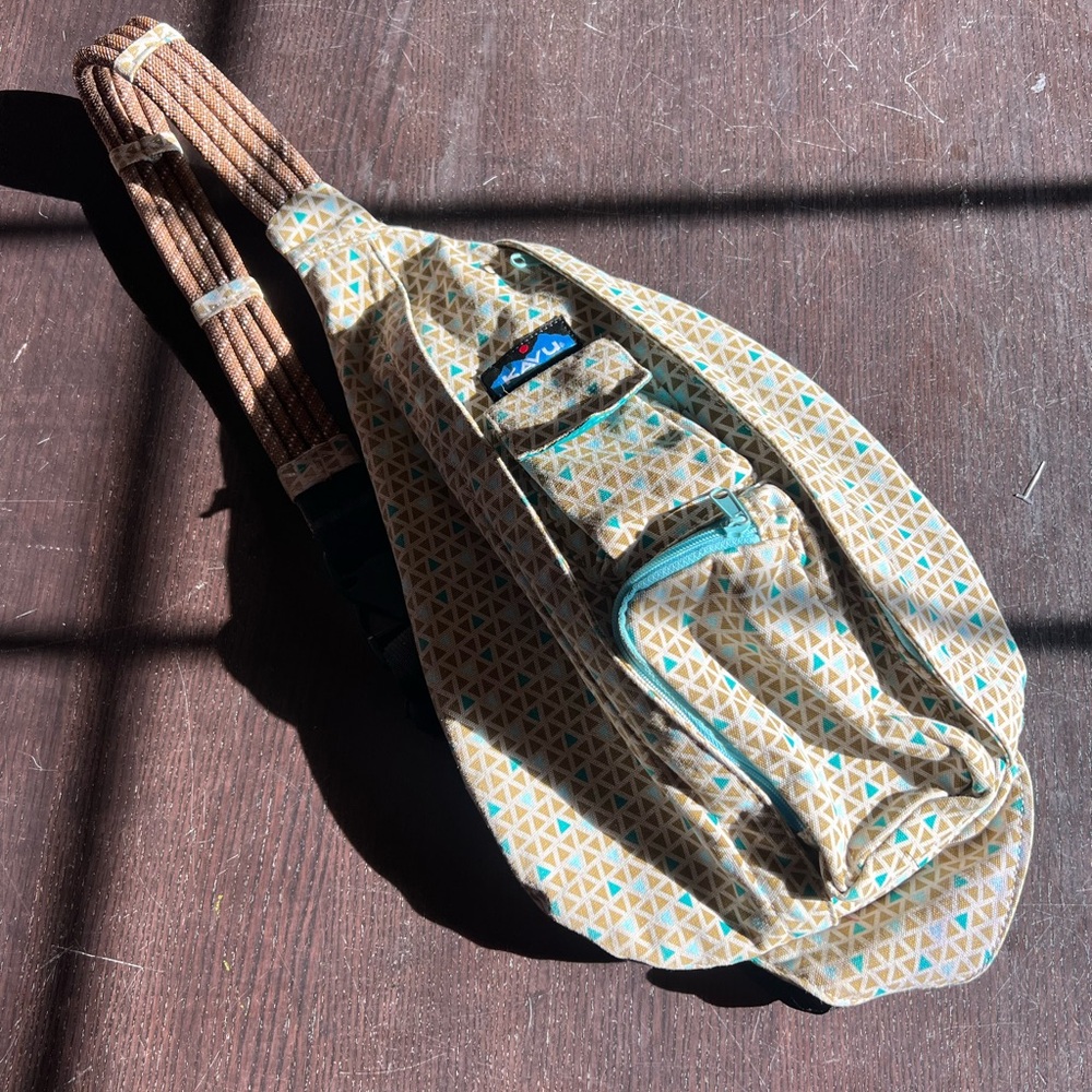 Kavu crossbody rope sling bag!